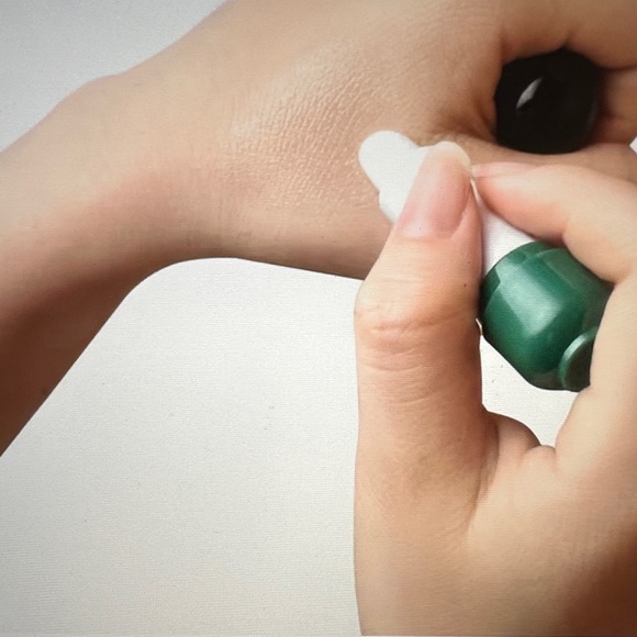 FREE 1 with 25.00 purchase  Lip Balm glossy long lasting natural lip balm. 🆕 - Picture 8 of 8